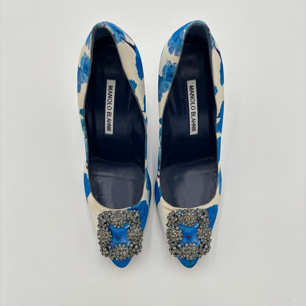 Manolo Blahnik Hangisi 105 Blue Floral Print Satin Crystal Buckle Pump Size 37.5 - Picture 4 of 12